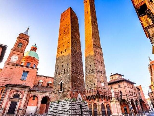 Palazzo in vendita a Santo Stefano, Bologna