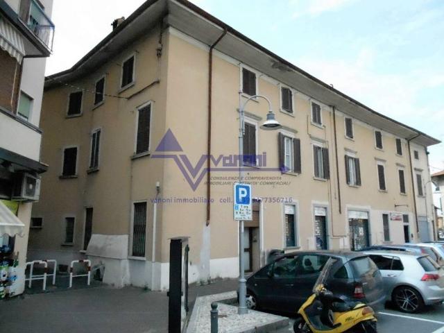 Palazzo in vendita a Bonate Sotto, Lombardia