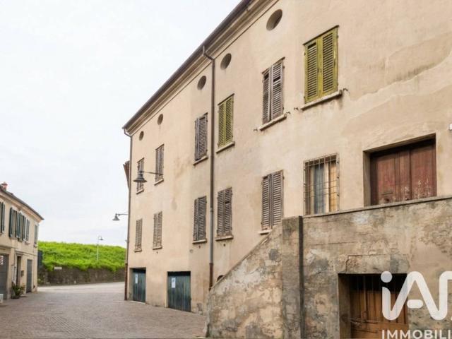 Palazzo in vendita a Unione Alto Ferrarese, Bondeno