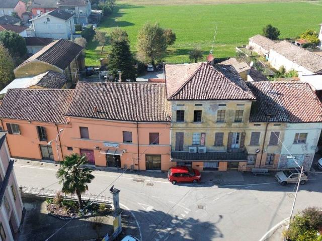 Palazzo in vendita a Bassa Reggiana, Re