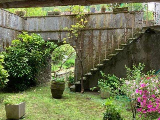 Palazzo in vendita a Unione dei comuni Media Valle del Serchio, Borgo A Mozzano