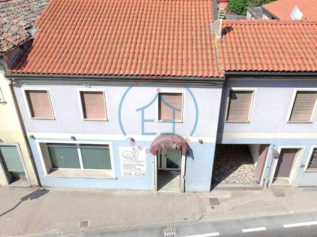 Palazzo in vendita a Borgo Veneto, Saletto