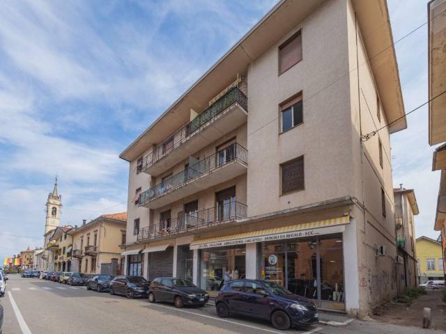 Palazzo in vendita a Borgomanero, Novara