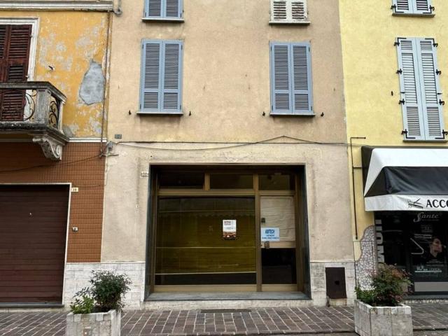 Palazzo in vendita a Borgonovo Val Tidone, Reggio Emilia
