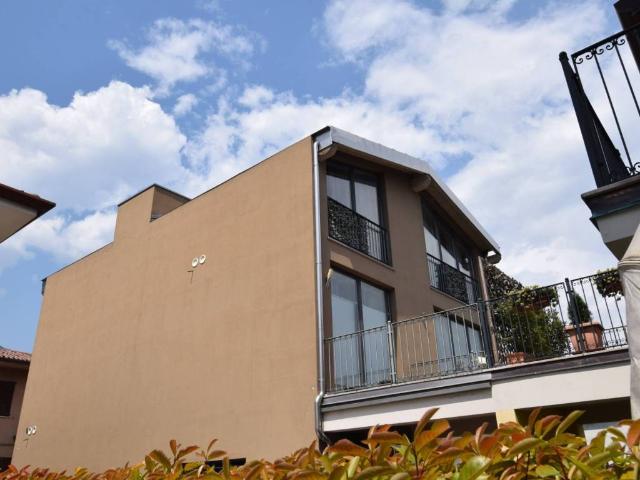 Palazzo in vendita a Botticino Sera, Botticino