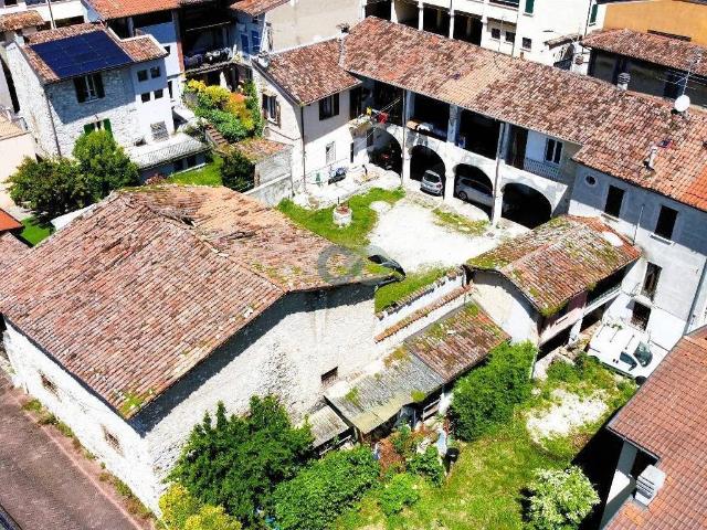 Palazzo in vendita a Botticino Sera, Botticino