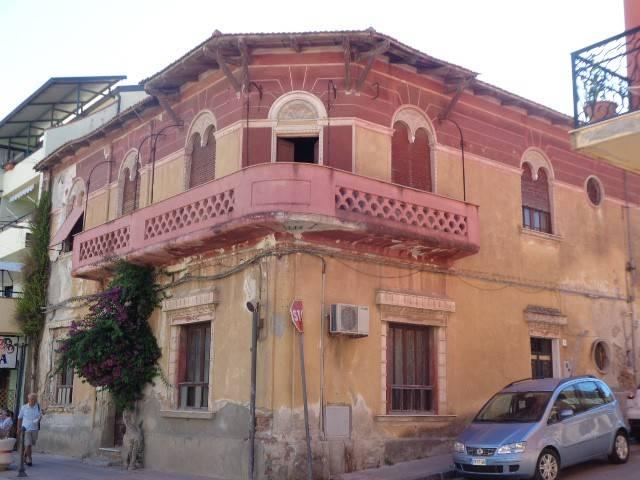 Palazzo in vendita a Calabria, Reggio Calabria