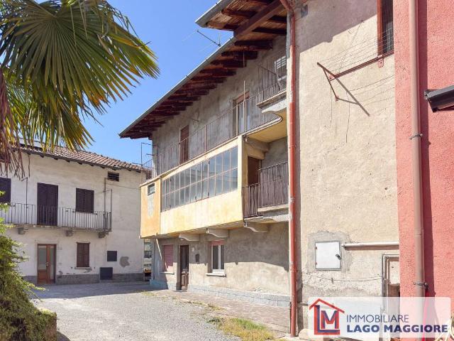 Palazzo in vendita a Brebbia, Lombardia