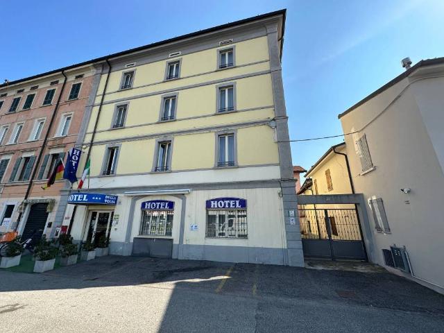 Palazzo in vendita a Zona Est, Brescia