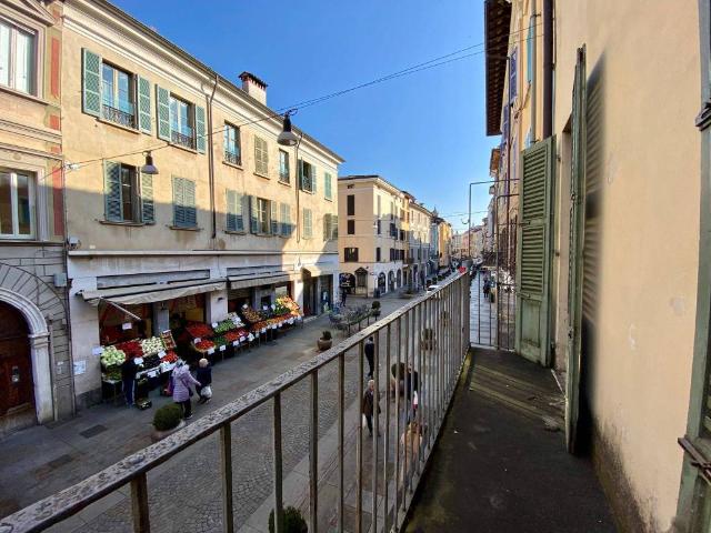 Palazzo in vendita a Zona Centro, Brescia