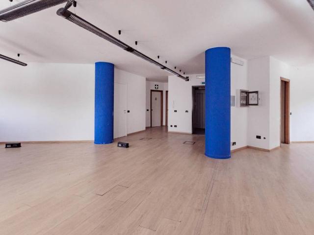 Palazzo in vendita a Zona Nord, Brescia
