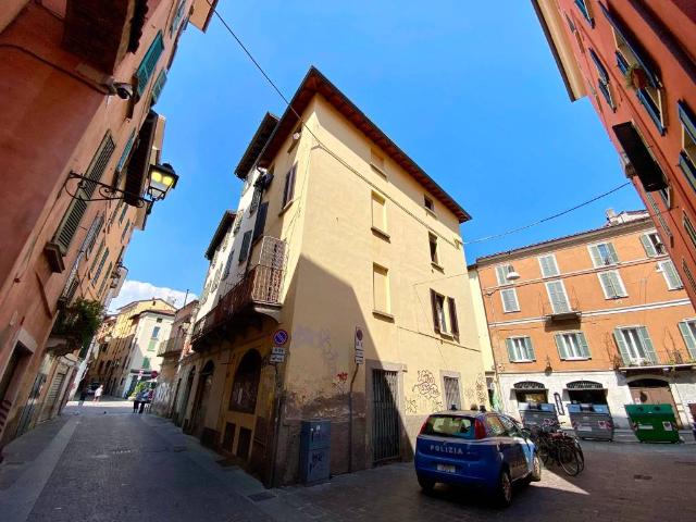 Palazzo in vendita a Zona Centro, Brescia
