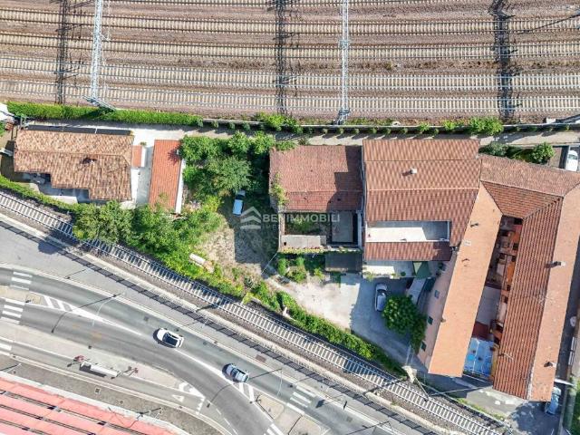 Palazzo in vendita a Zona Ovest, Brescia