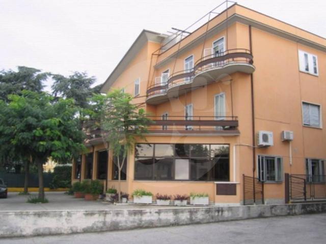 Palazzo in vendita a Zona Est, Brescia