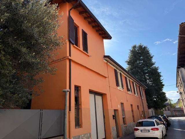 Palazzo in vendita a Zona Ovest, Brescia