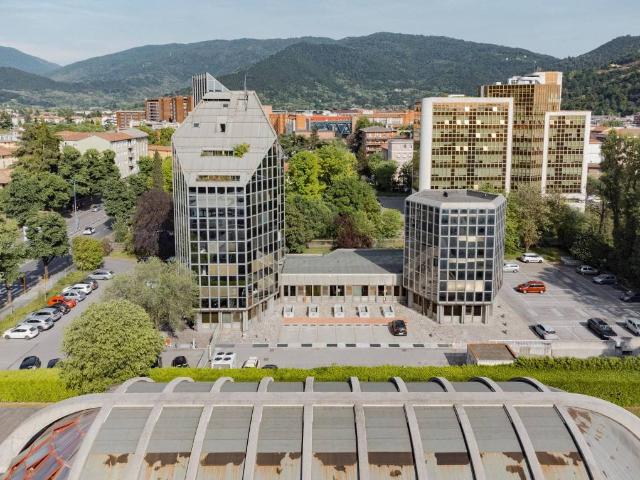 Palazzo in vendita a Zona Nord, Brescia