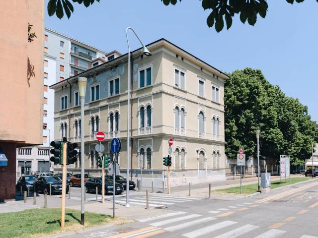 Palazzo in vendita a Zona Centro, Brescia