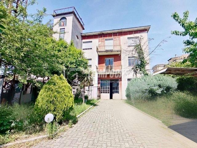Palazzo in vendita a Moncucco, Brugherio