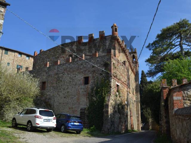 Palazzo in vendita a Bucine, Toscana