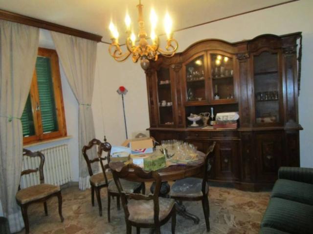 Palazzo in vendita a Bucine, Toscana