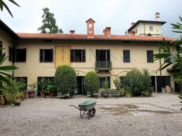 Palazzo in vendita a Buscate, Lombardia