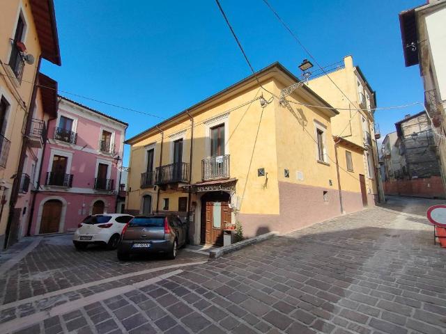 Palazzo in vendita a Bussi Sul Tirino, Abruzzo
