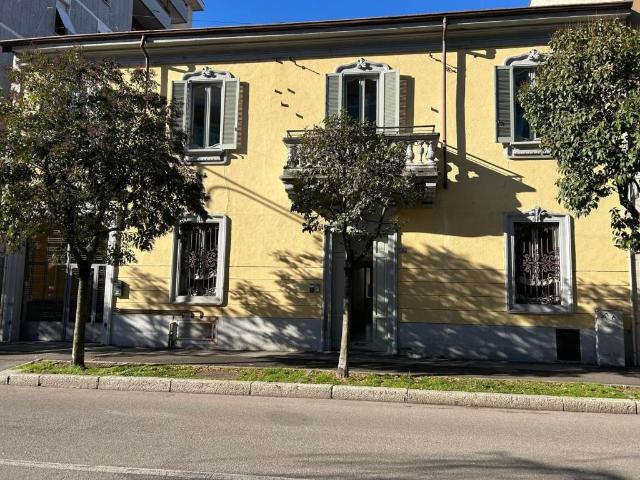 Palazzo in vendita a San Giovanni, Busto Arsizio