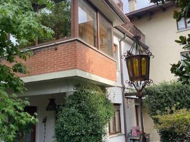 Palazzo in vendita a Buttrio, Friuli-Venezia Giulia