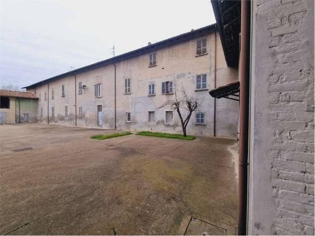 Palazzo in vendita a Saliceto, Cadeo