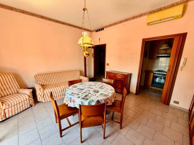 Palazzo in vendita a Roveleto, Cadeo