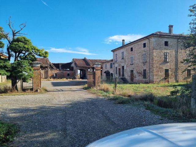 Palazzo in vendita a Roveleto, Cadeo
