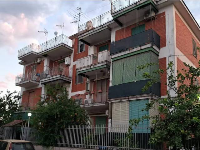 Palazzo in vendita a Caivano, Campania