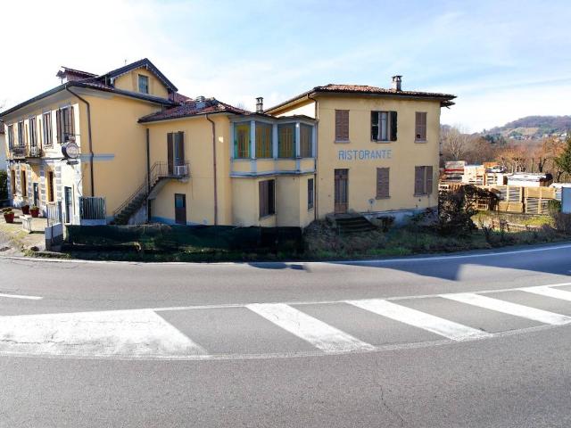 Palazzo in vendita a Calco, Lombardia