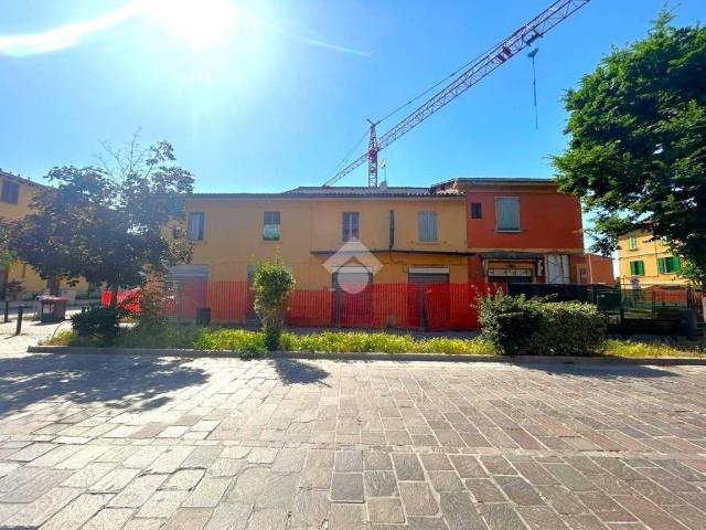Palazzo in vendita a Unione Terre d'Acqua, Calderara Di Reno