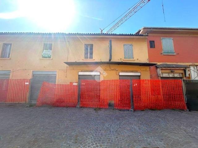 Palazzo in vendita a Unione Terre d'Acqua, Calderara Di Reno