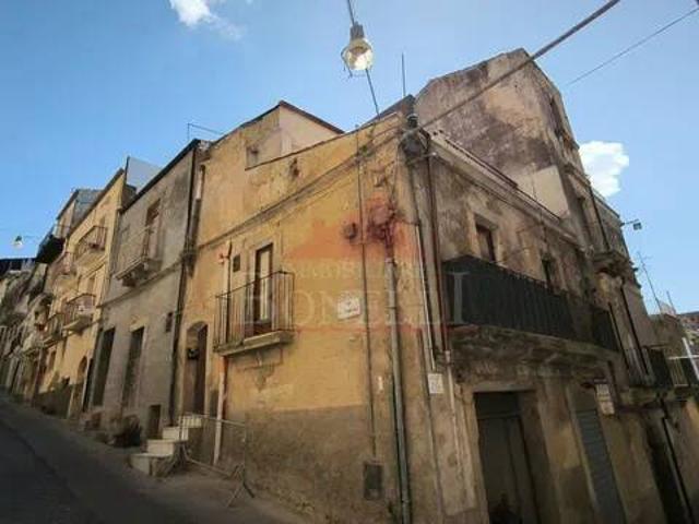 Palazzo in vendita a Canalotto, Caltagirone