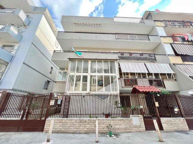 Palazzo in vendita a Calvizzano, Napoli