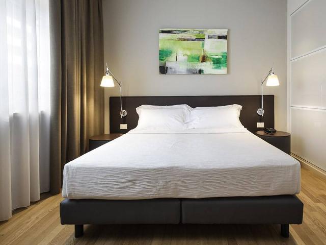 Palazzo in vendita a Lido di Camaiore, Camaiore