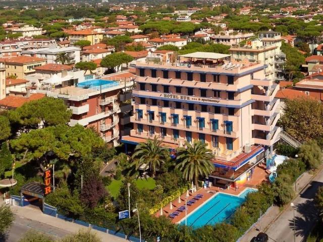 Palazzo in vendita a Lido di Camaiore, Camaiore