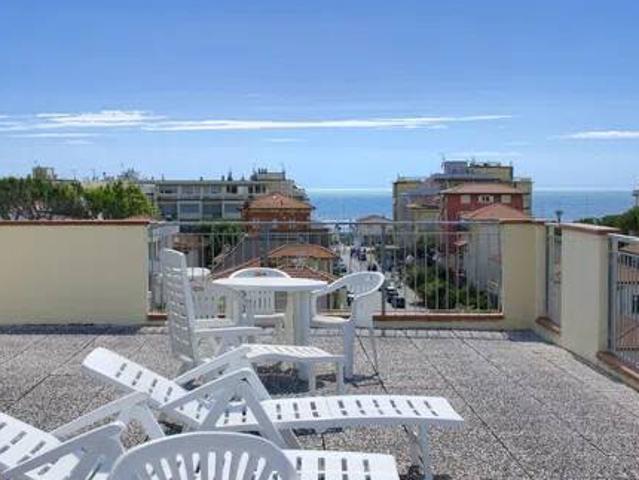 Palazzo in vendita a Camaiore, Toscana