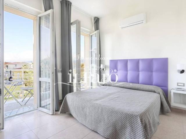 Palazzo in vendita a Camaiore, Toscana
