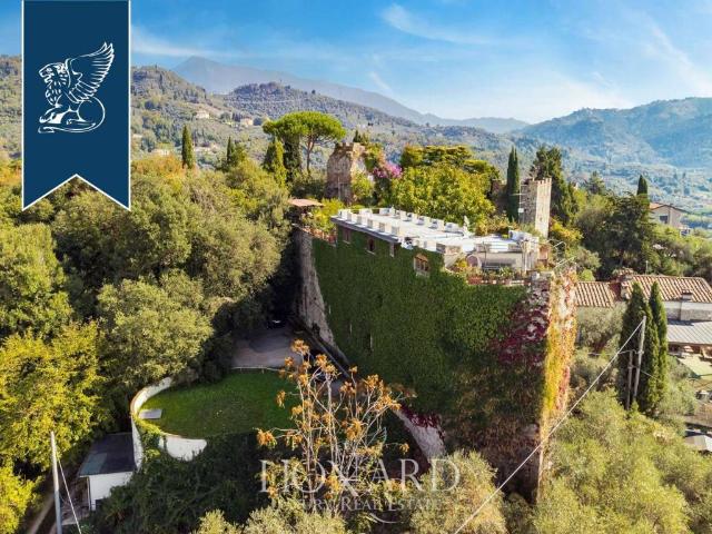 Palazzo in vendita a Capezzano Pianore, Camaiore