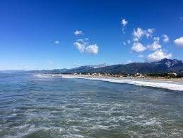 Palazzo in vendita a Lido di Camaiore, Camaiore