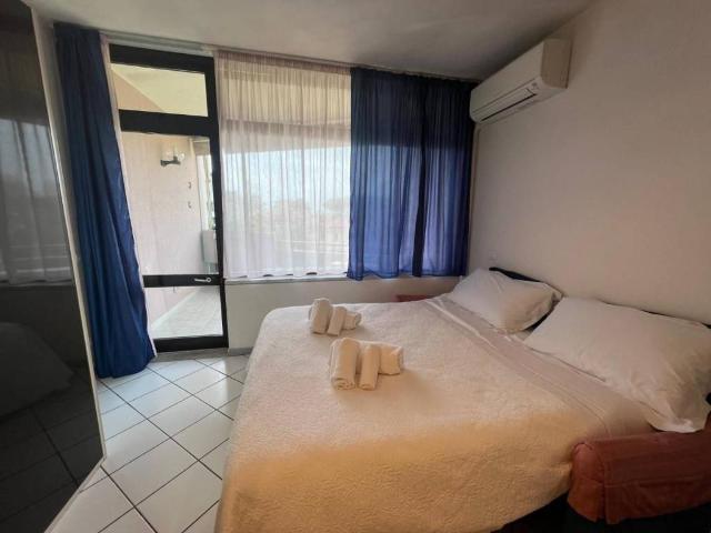 Palazzo in vendita a Lido di Camaiore, Camaiore