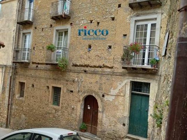 Palazzo in vendita a Camerota, Campania