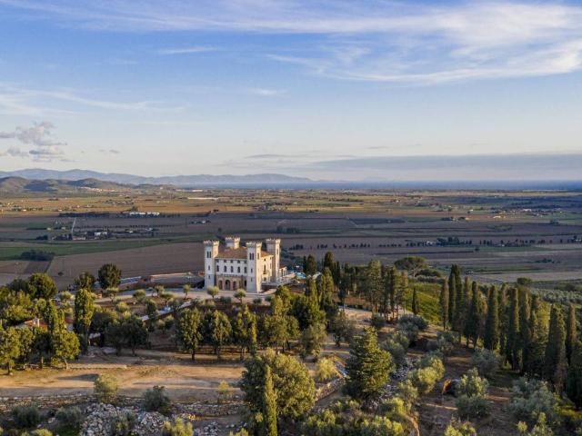 Palazzo in vendita a Campiglia Marittima, Toscana