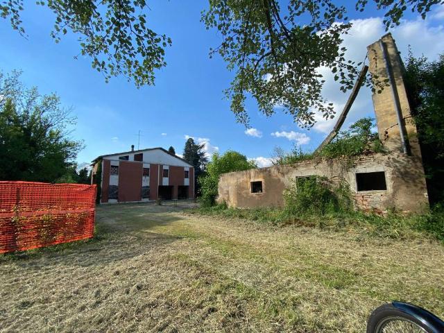 Palazzo in vendita a Unione delle Terre d'Argine, Campogalliano