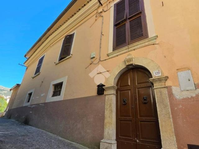 Palazzo in vendita a Campoli Appennino, Frosinone