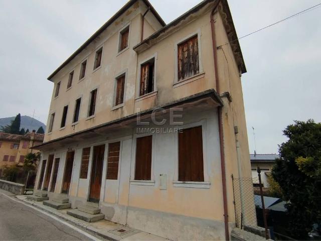 Palazzo in vendita a Caneva, Friuli-Venezia Giulia