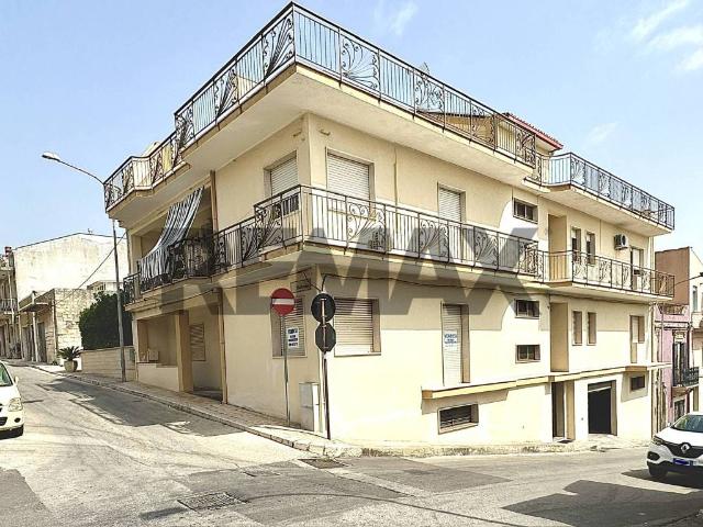 Palazzo in vendita a Canicattini Bagni, Sicilia